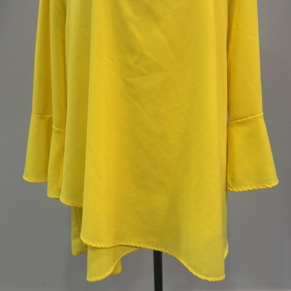 Andree by Unit Yellow V-Neck Bell Sleeve Blouse.  Sz 2X - Picture 4 of 8